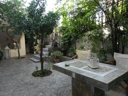 Plomari Apartment | Discover Litsa: Pet-Friendly Oceanfront Retreat for Families