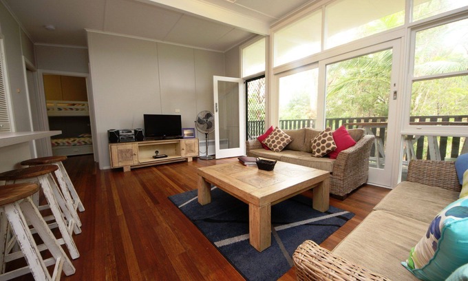 Arakoon Cottage | Cozy Cottage Near Little Bay with Family-Friendly Amenities