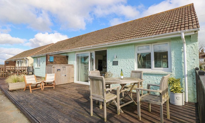 Seaview Cottage | Family-Friendly Little Beach Cottage with Ocean View