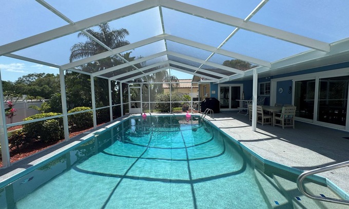 Seminole House | Beachside Oasis: 3BR with Private Pool & Gorgeous Yard
