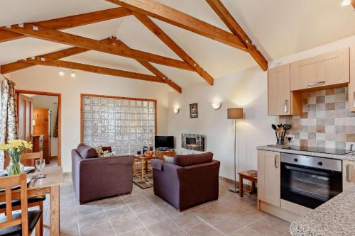 Helston House | Discover Little Bojorrow: Family and Pet Friendly Retreat