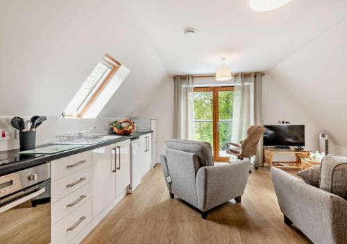 Hethel House | Remarkable Little Coach House: Family-Friendly Retreat