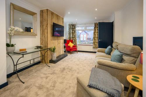 Staple Hill House | LITTLE COTO Fully Equipped South West Home By STAE-Homes