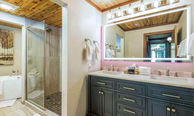 Newport Apartment | Oceanfront Bliss at Little Creek Cove Beach Resort