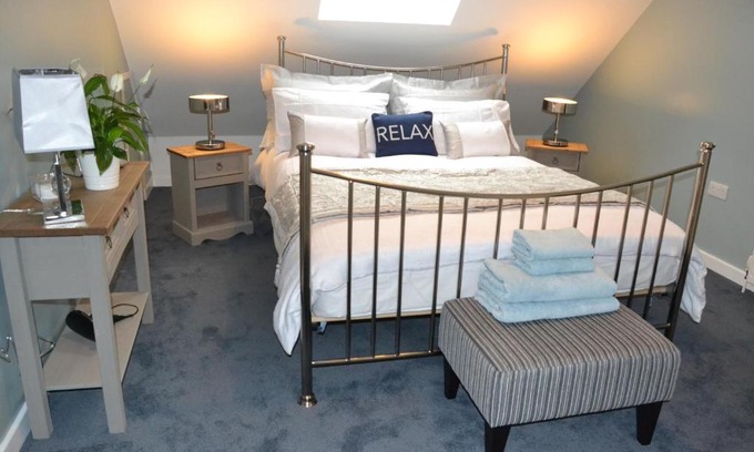 Salisbury Apartment | Discover Little Dene Apartment: 4-Star, Family-Friendly Stay