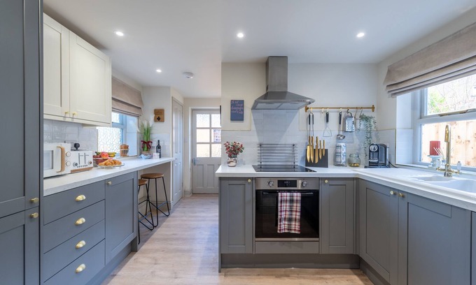 Appleby-in-Westmorland House | Relax at Little-Apple Cottage: Hot Tub, Fire & Wi-Fi