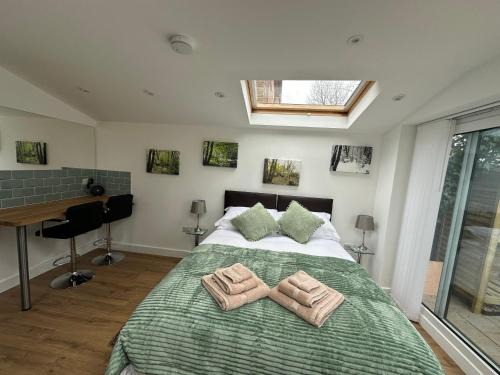 Alresford Apartment | Outstanding Stay at Little Hawthorns - Rated 9.4/10