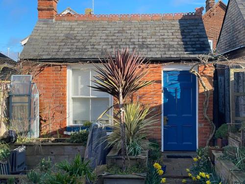 Felixstowe House | Top-Rated Stay at Little House Felixstowe - Book Now!