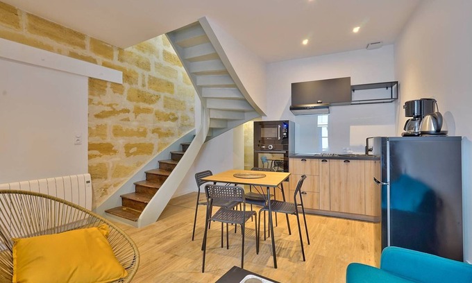 Libourne Apartment | Cozy Retreat in Libourne with Kitchen and Breakfast Included