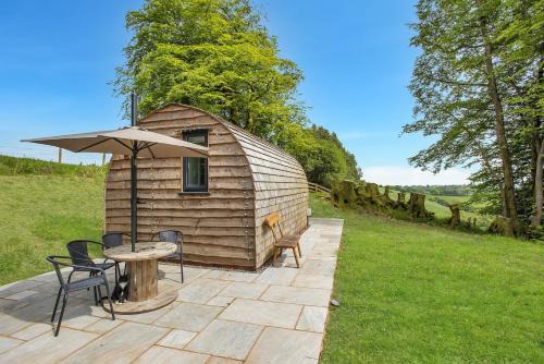 Watchet Ski Chalet | Inviting Little House in the Big Woods: Kids Welcome!