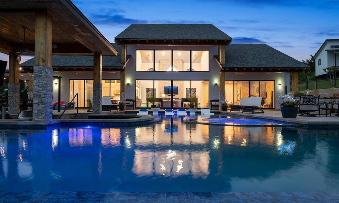 Lakeway House | Discover Little La Jolla Resort: Guest Rated 9.8/10!