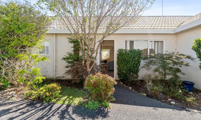 Manly House | Cozy Little Manly Cottage - Child-Friendly Holiday Home