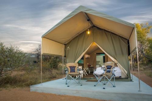 Hammanskraal Bed & Breakfast | Discover Little Mongena Tented Camp: 4-Star Adventure Awaits