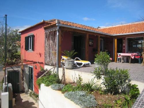 Arco da Calheta House | Discover Little Norway: Oceanfront Retreat in Madeira