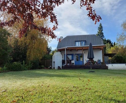 Greyton House | Charming Little Oak Cottage: Oceanfront with Pool Access