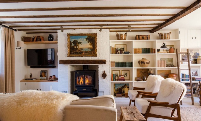 Chipping Norton Cottage | Cozy Little Oakley Cottage - Perfect for 4 Guests