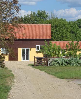 Stowmarket House | Pet-Friendly Getaway at Little Oaks - Rated 9.1/10