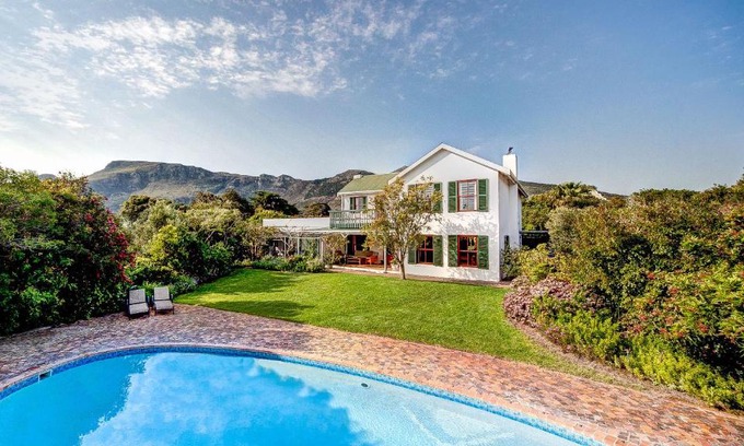 Noordhoek House | Discover Little Paradise: 4-Star Oceanfront Retreat