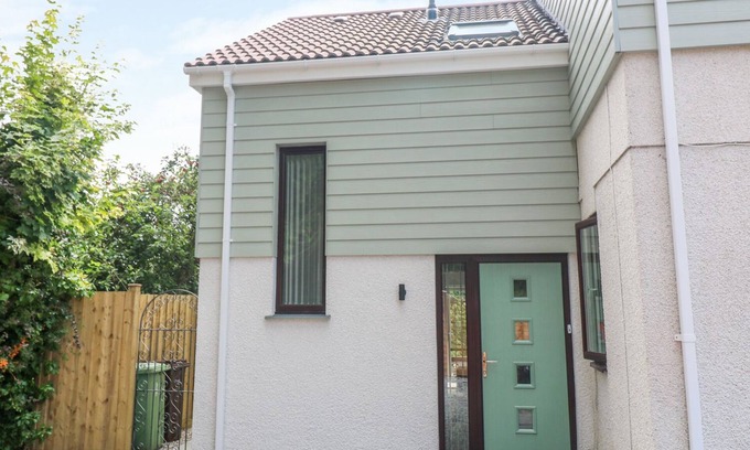Carlyon Bay House | Inviting LITTLE PIPPIN Cottage with Ocean View in St. Austell