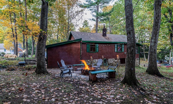 Windham Cottage | Unique Getaway at Little Pond: Lake Activities Await You