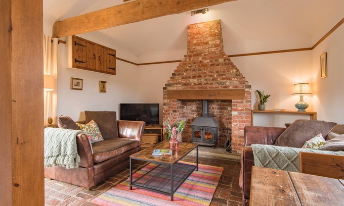 Bilting Cottage | Cozy Little Ripple Cottage: Perfect for Families and Pets