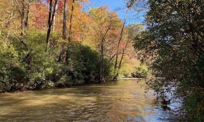 Tamassee House | Experience Little River Retreat: Guest Favorite for Families