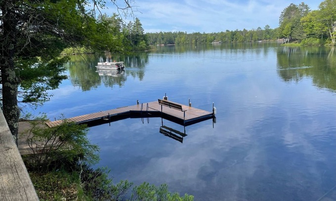 Lac du Flambeau Cabin | Ocean View Retreat at Little Stone's Throw Hotel