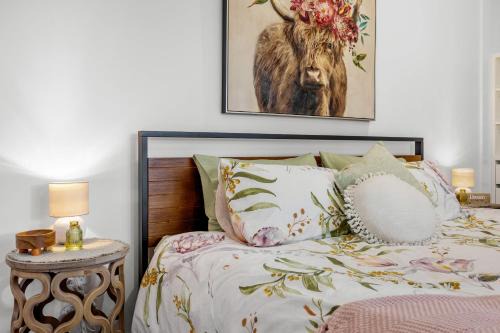 Sunshine Acres House | Inviting Little Sunshine - Private Guest Home with 9.8 Rating