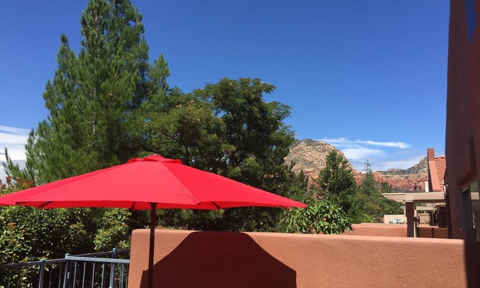 Nepenthe House | Heavenly Retreat: Walk to Pool & Hot Tub, Near Dining