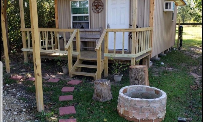 Lufkin Apartment | Little Texas Corner Cabin