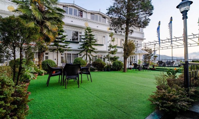 Darjeeling Hotel | Discover Little Tibet: Pet-Friendly Retreat with Breakfast