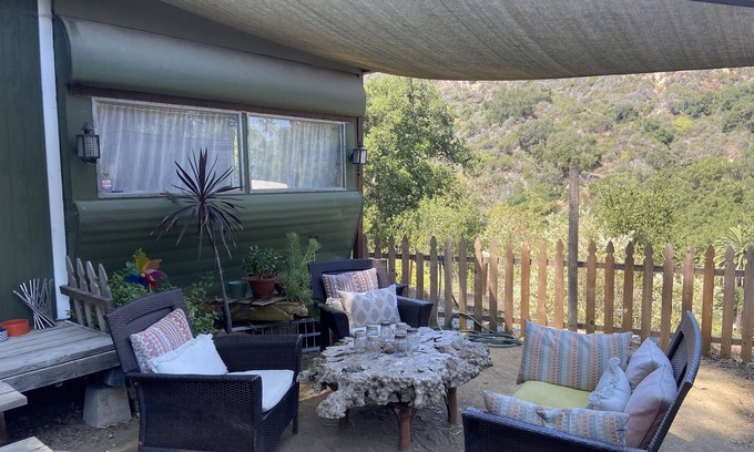 Topanga Cottage | Discover Little Topanga: Breathtaking Views & Pet-Friendly Stay