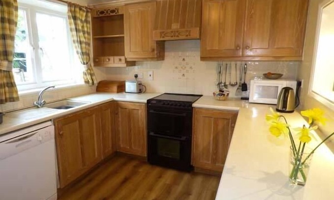 Borrowdale Cottage | Explore Littlebeck: Pet-Friendly Stay with Breakfast Included