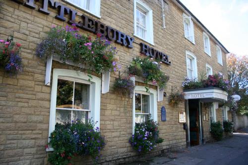 Bicester Hotel | Pet-Friendly Getaway at Littlebury Hotel with Breakfast Included