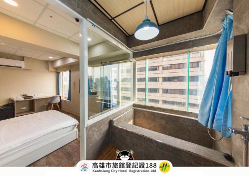 Kaohsiung City Centre Hotel | Family-Friendly六合宿旅店 with High Guest Ratings