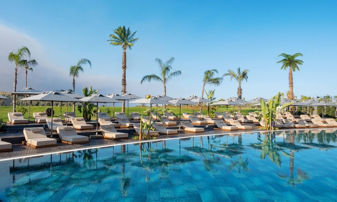 Side Resort | Experience Liu Resorts: All-Inclusive Getaway with Spa & Pool