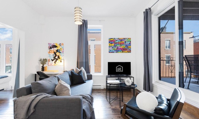 Plateau Mont Royal Apartment | Stylish Liv MTL 202: Rooftop Retreat in Downtown Plateau