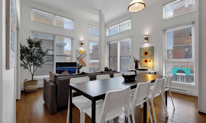 Plateau Mont Royal Apartment | Pet-Friendly Retreat at Liv MTL - Main with Spa & Breakfast