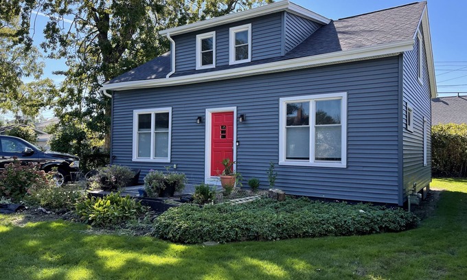 Cleveland House | Discover Live by the Lake: Family-Friendly with Ocean Views