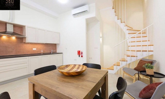 Cospicua House | Experience Local Living in 3 Cities with King Beds