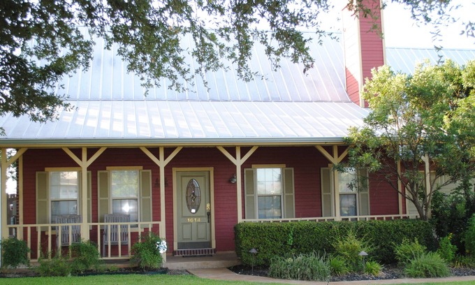 Gruene House | Experience Gruene Living: Walk to Historic Attractions