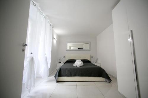 Secondigliano House | Experience Naples: Family-Friendly Stay with Hot Tub Access