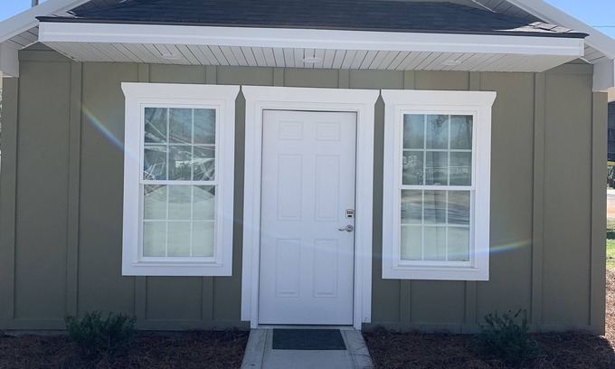 Reidsville Apartment | Child-Friendly "Live Oak" Cottage in Reidsville, Georgia