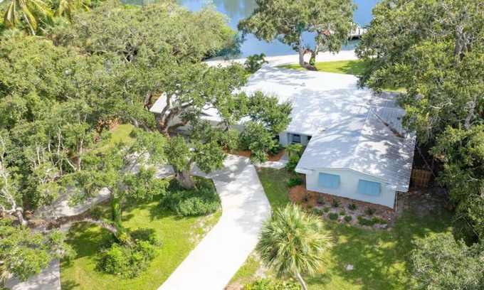Orchid Isle Estates House | Experience Live Oak on The Indian River: Pet Friendly Retreat