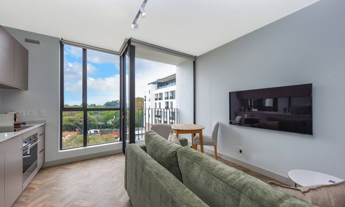 Greater Johannesburg Metropolitan Area Apartment | Live the Dream:Luxurious 1-Bedroom at One Rosebank