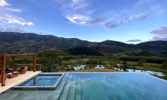 Santa Rosa de Osos Villa | Experience Nature's Magic at Our Family-Friendly Hotel