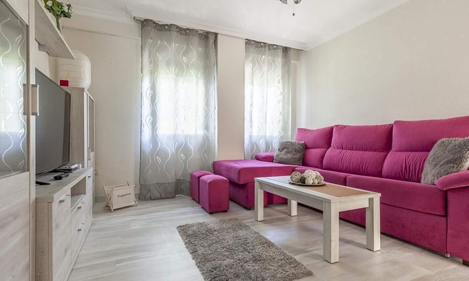 Triana Apartment | Experience Authentic Seville at TRIANA with Spa & Breakfast