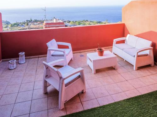 La Vera House | Explore Live Victoria Santo Domingo: Family-Friendly Escape