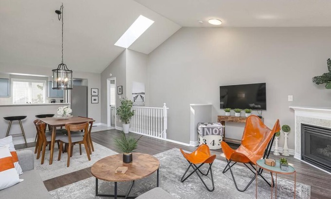 Collingwood House | Relax at Live Well Collingwood: Poolside Retreat Awaits
