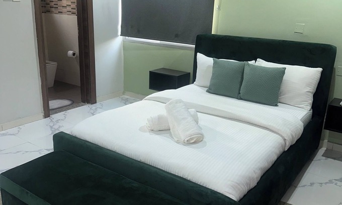 Ofin Apartment | Live, work,& chill in style—4BR Apartment in Central VI